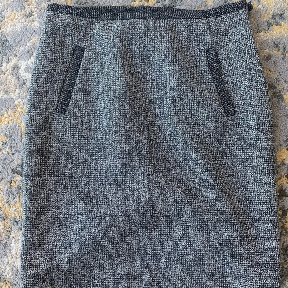 New limited dress skirt. - Picture 1 of 2